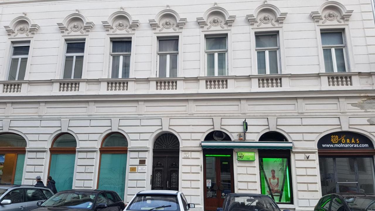 Boutique Ii. Lägenhet Eger Exteriör bild